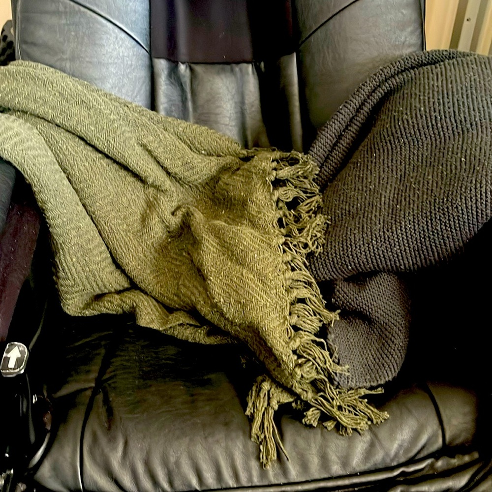 Throw Blanket Bundle Preloved Condition
